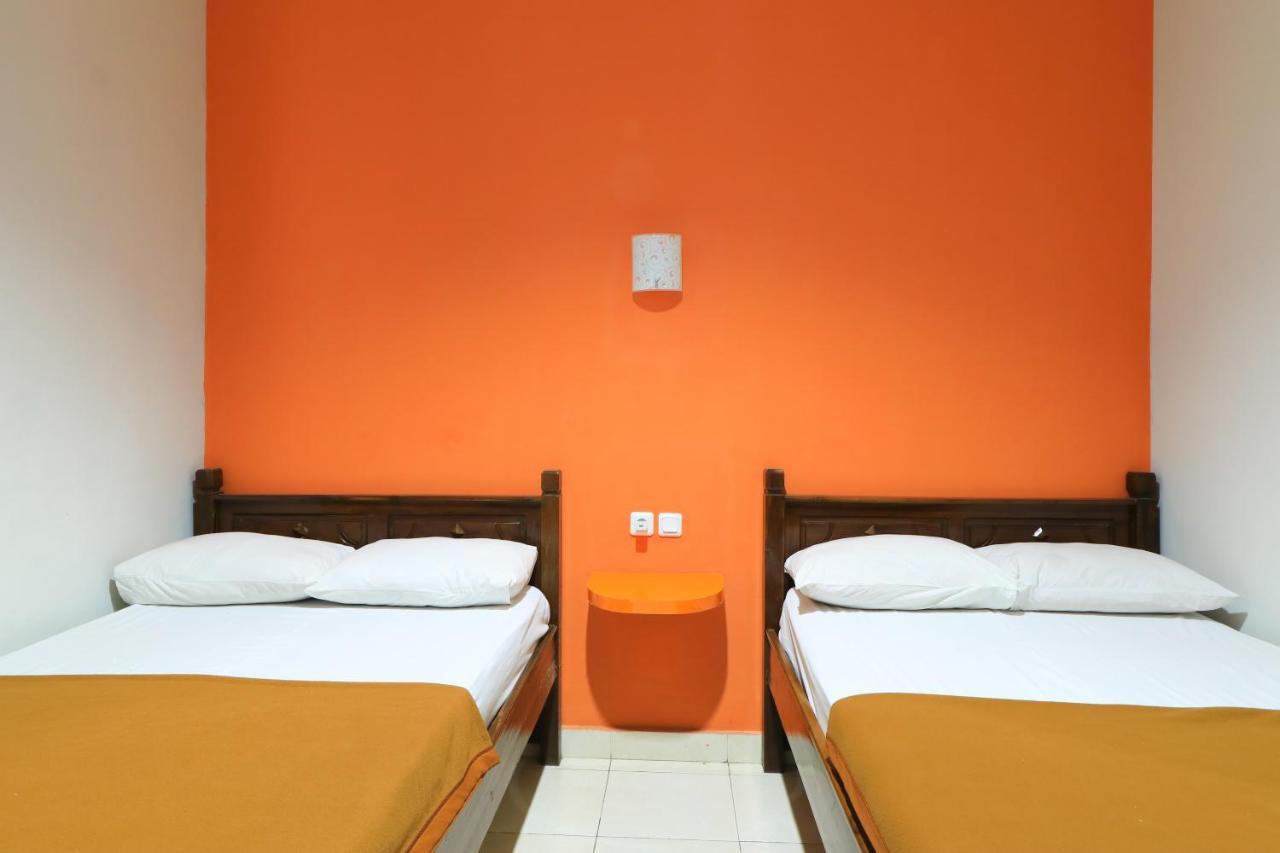 Hotel Warta Putra Denpasar Esterno foto